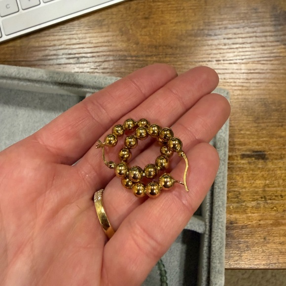 Mejuri Hoops - Picture 4 of 4